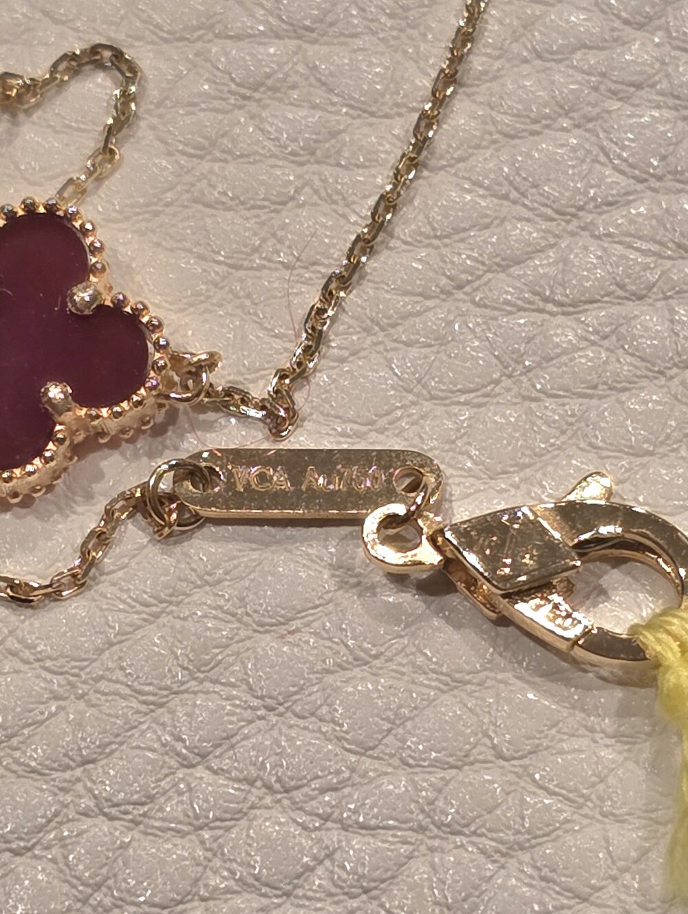 18k Red Clover Pendant Bracelet - Picture 4 of 4
